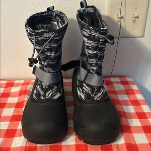 Northside Black and Gray camouflage women’s Snow Boots
